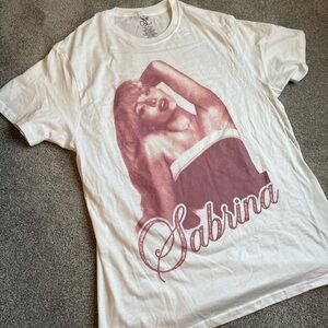 Sabrina Carpenter official tee!